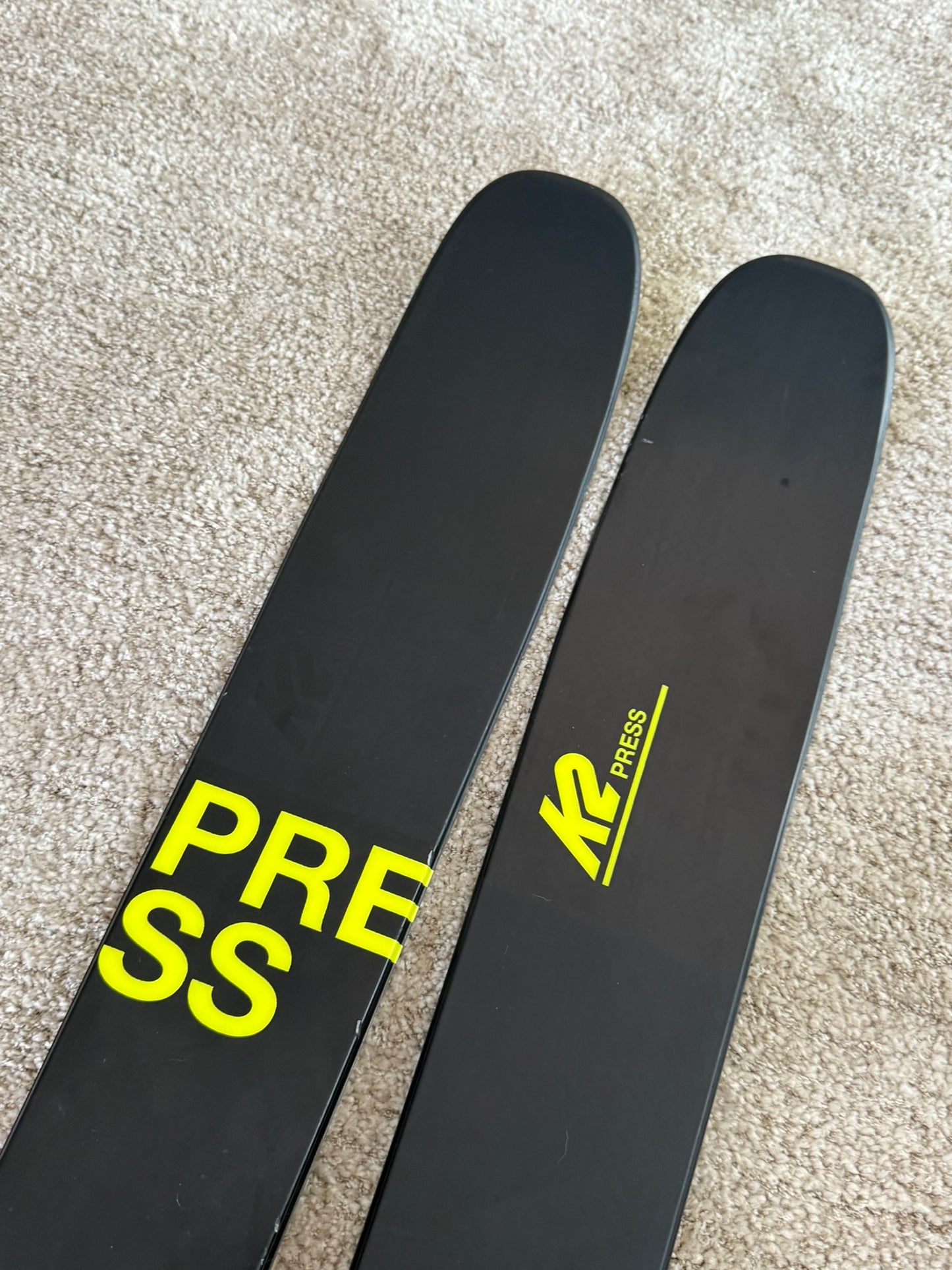 K2 Press TwinTip Suusad 169cm + Look NX10 klambrid