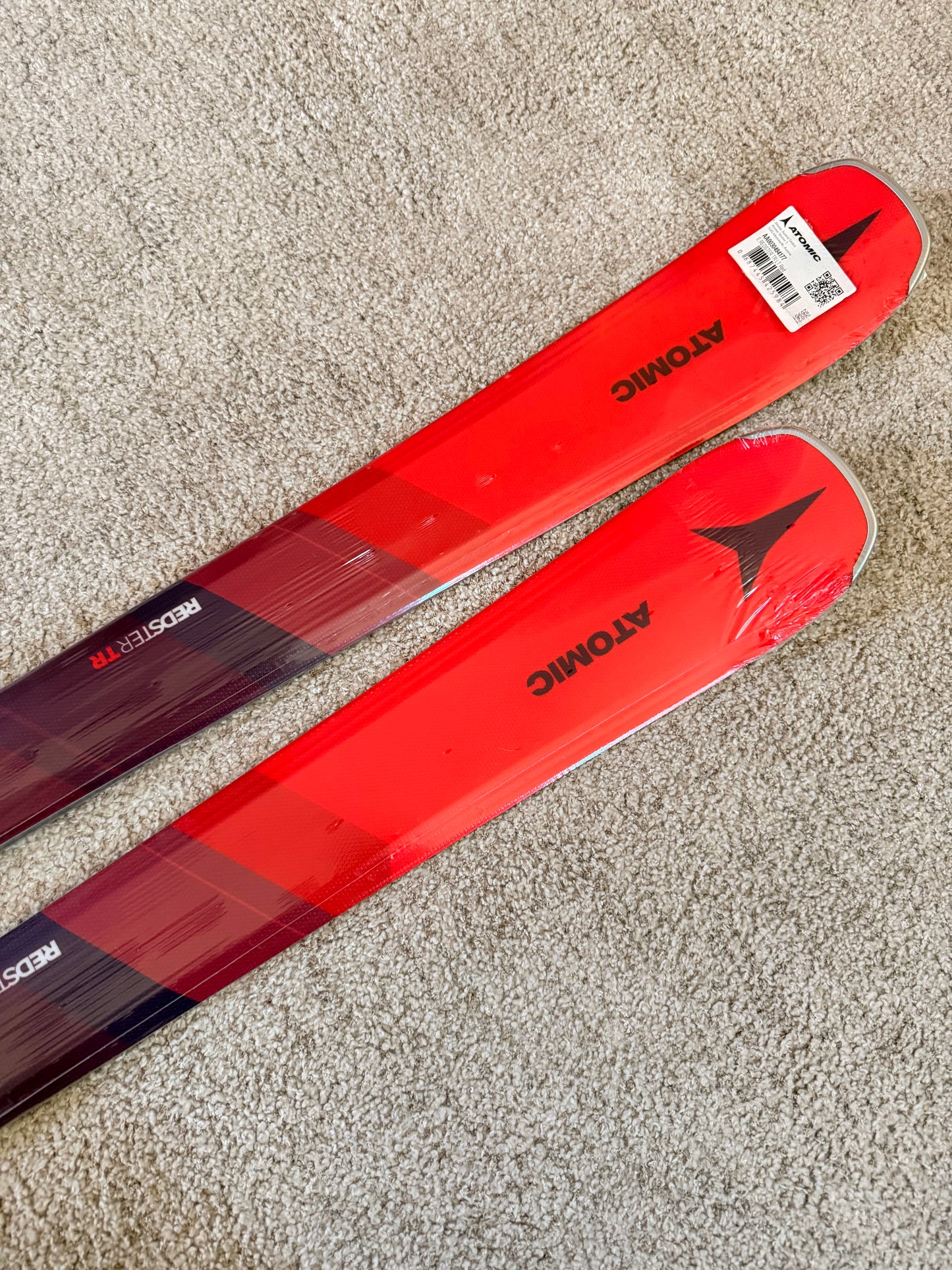 Atomic Redster TR Carving mäesuusad + klambrid