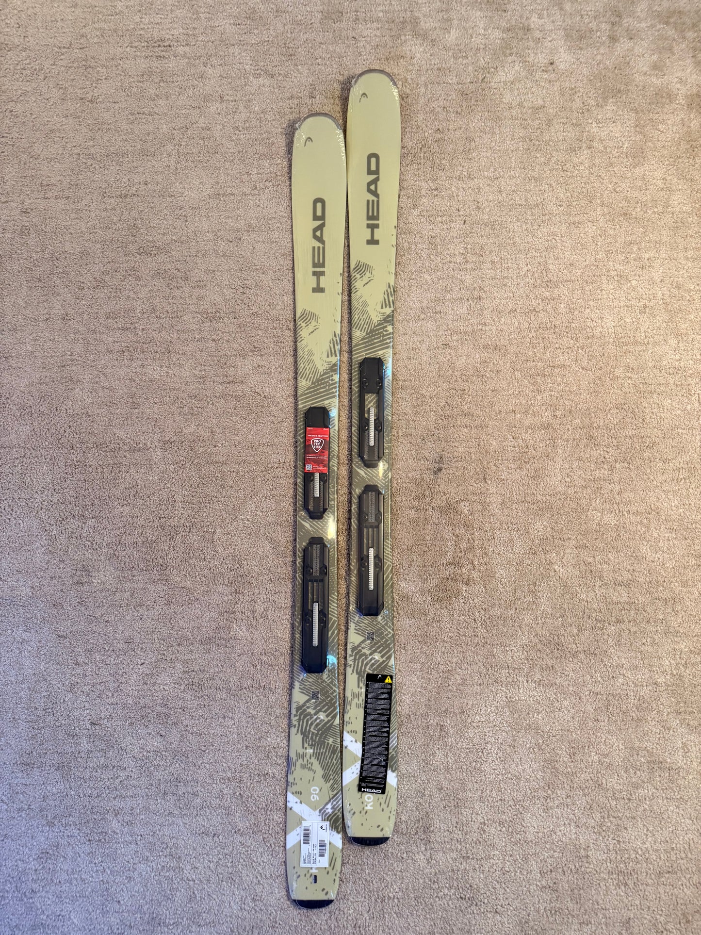 Head Kore X 90 Allmountain mäessusad koos klambritega