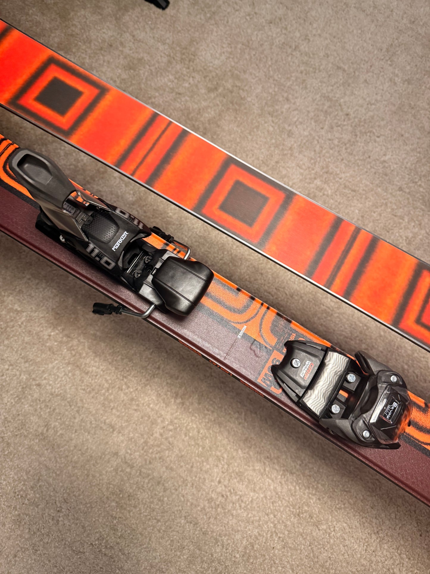 K2 Omen 90 W Twintip / Park / Freeride mäesuusad + Marker 11 Klambrid