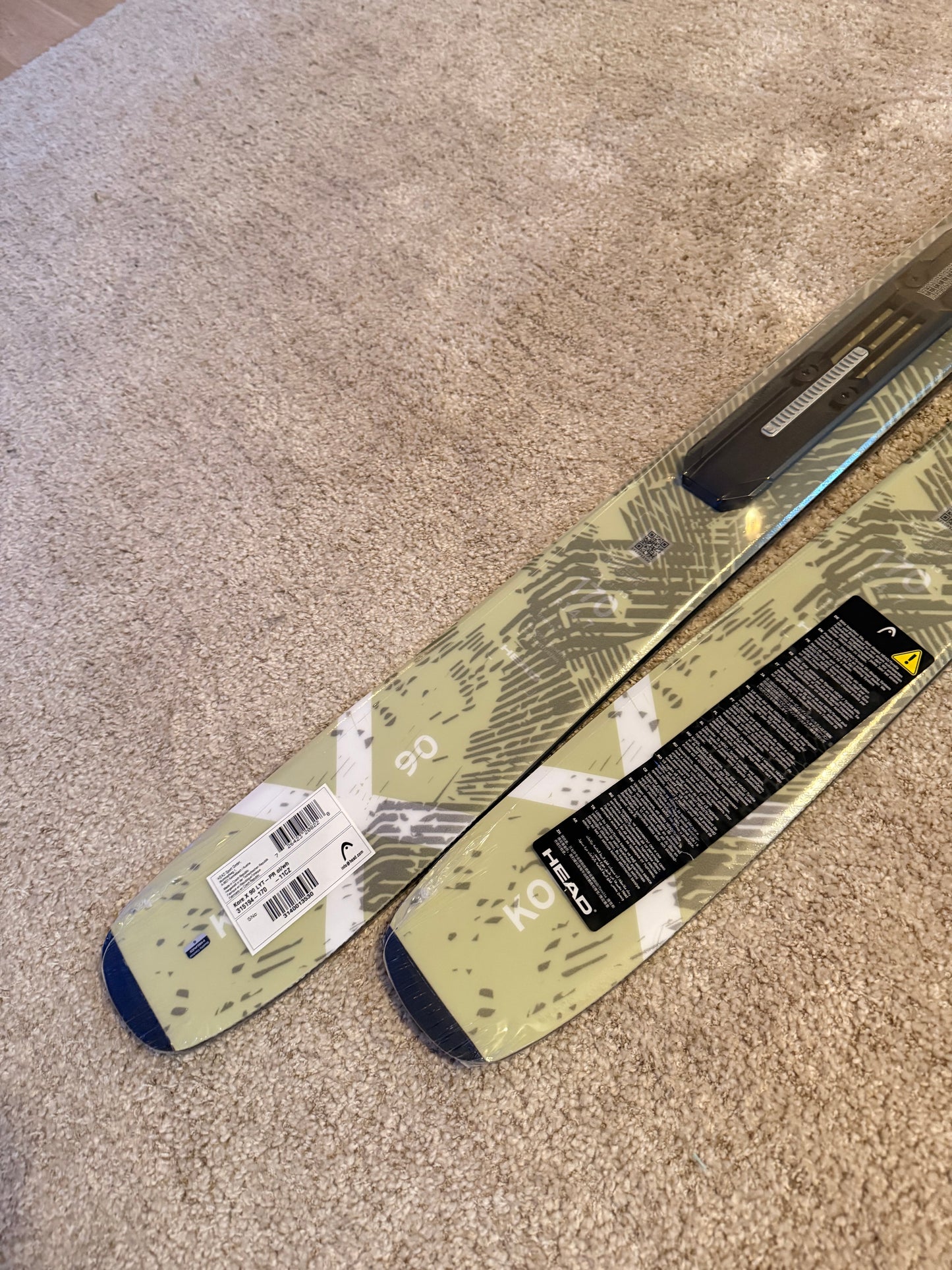 Head Kore X 90 Allmountain mäessusad koos klambritega