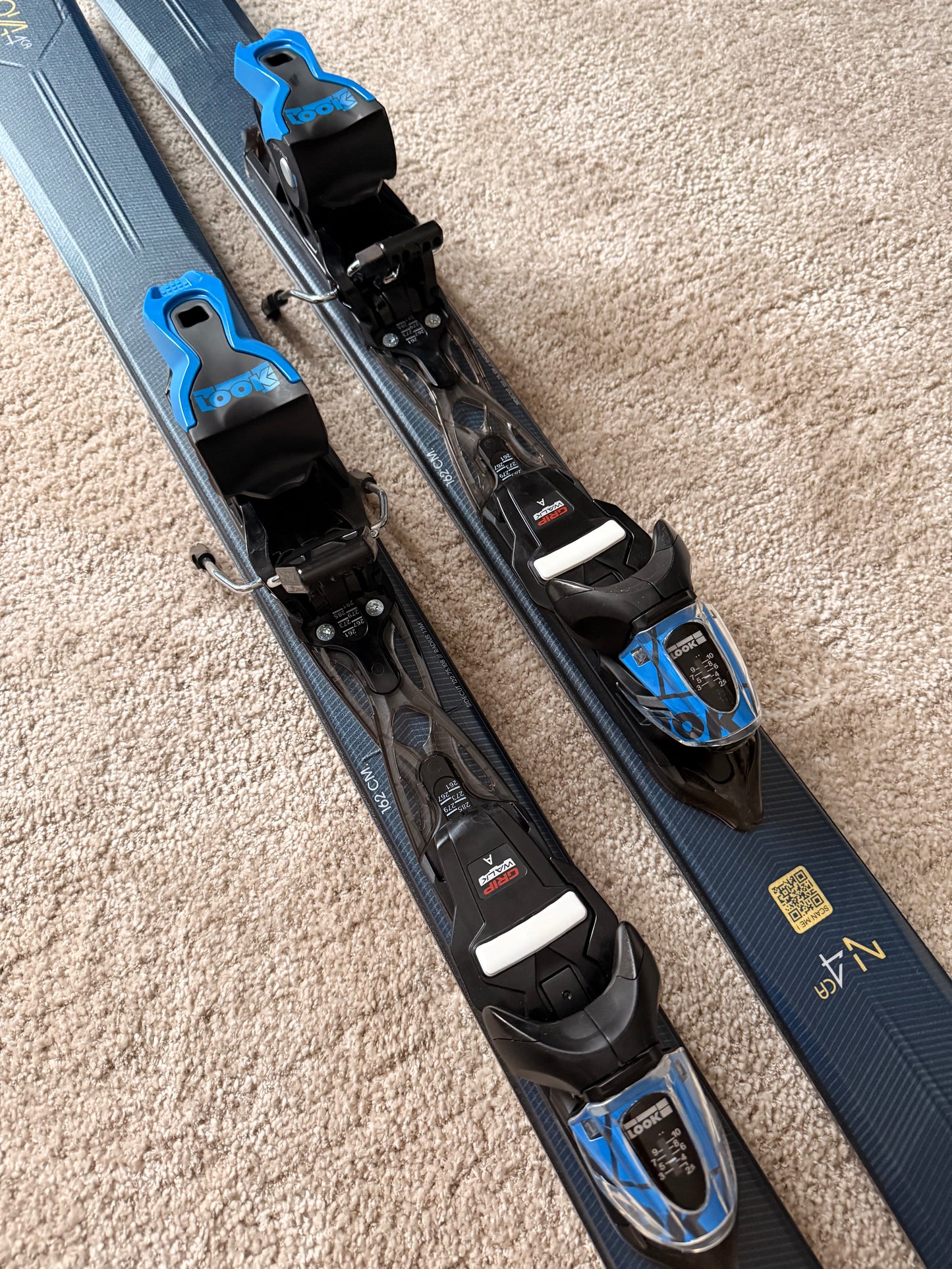 Rossignol Nova 4 + Xpress 10 GW mäesuusad ja klambrid