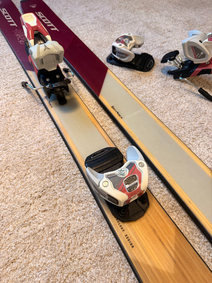 Scott Pure Free 90 Ti W - naiste All-Mountain / Freeride mäesuusad + Atomic Warden 11 Klambrid