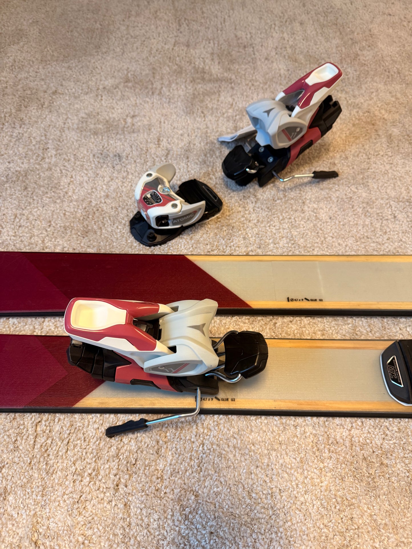 Scott Pure Free 90 Ti W - naiste All-Mountain / Freeride mäesuusad + Atomic Warden 11 Klambrid