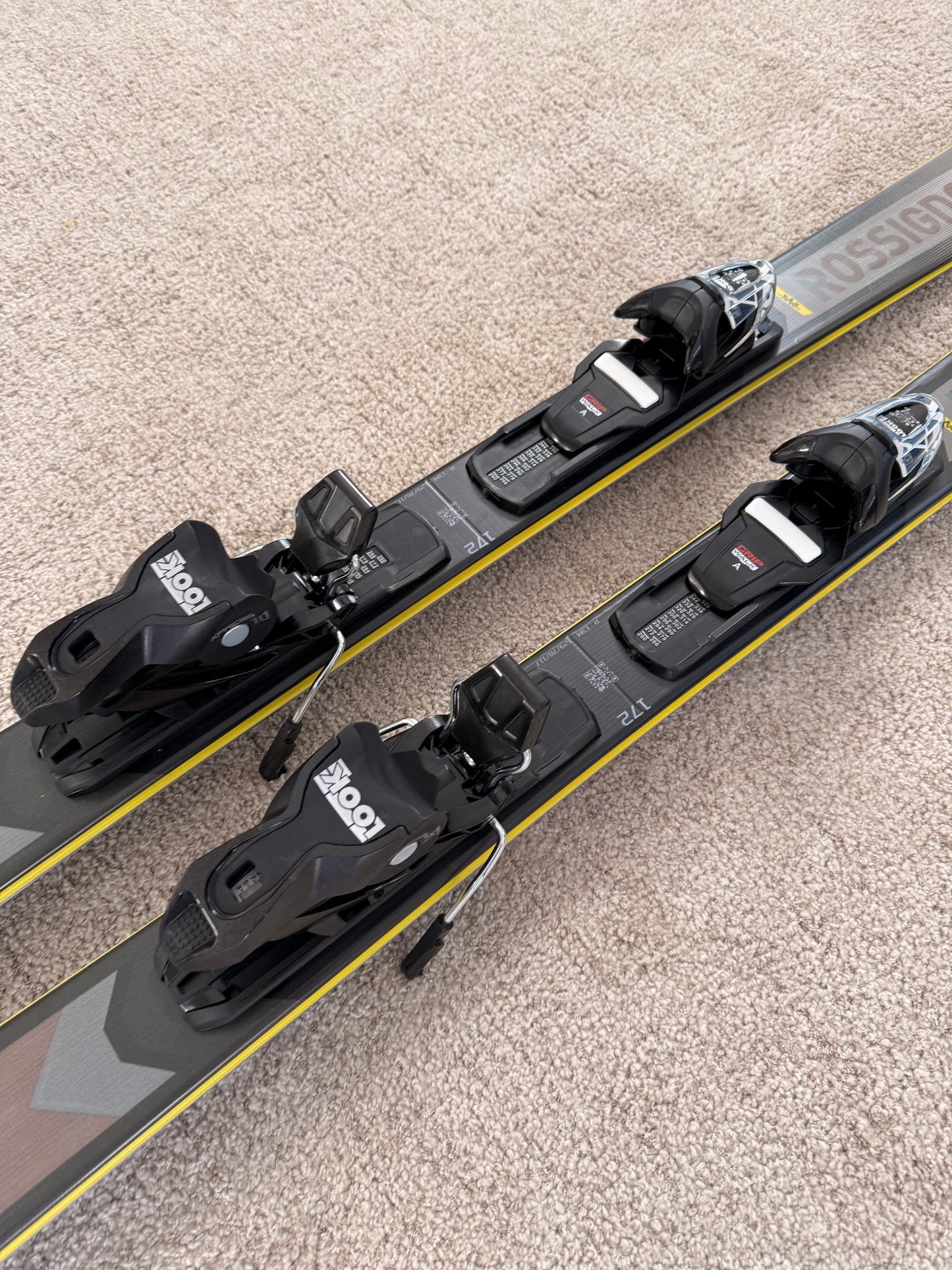 Rossignol Arcade 78 + XPRESS 10 GW Mäesuusad ja klambrid