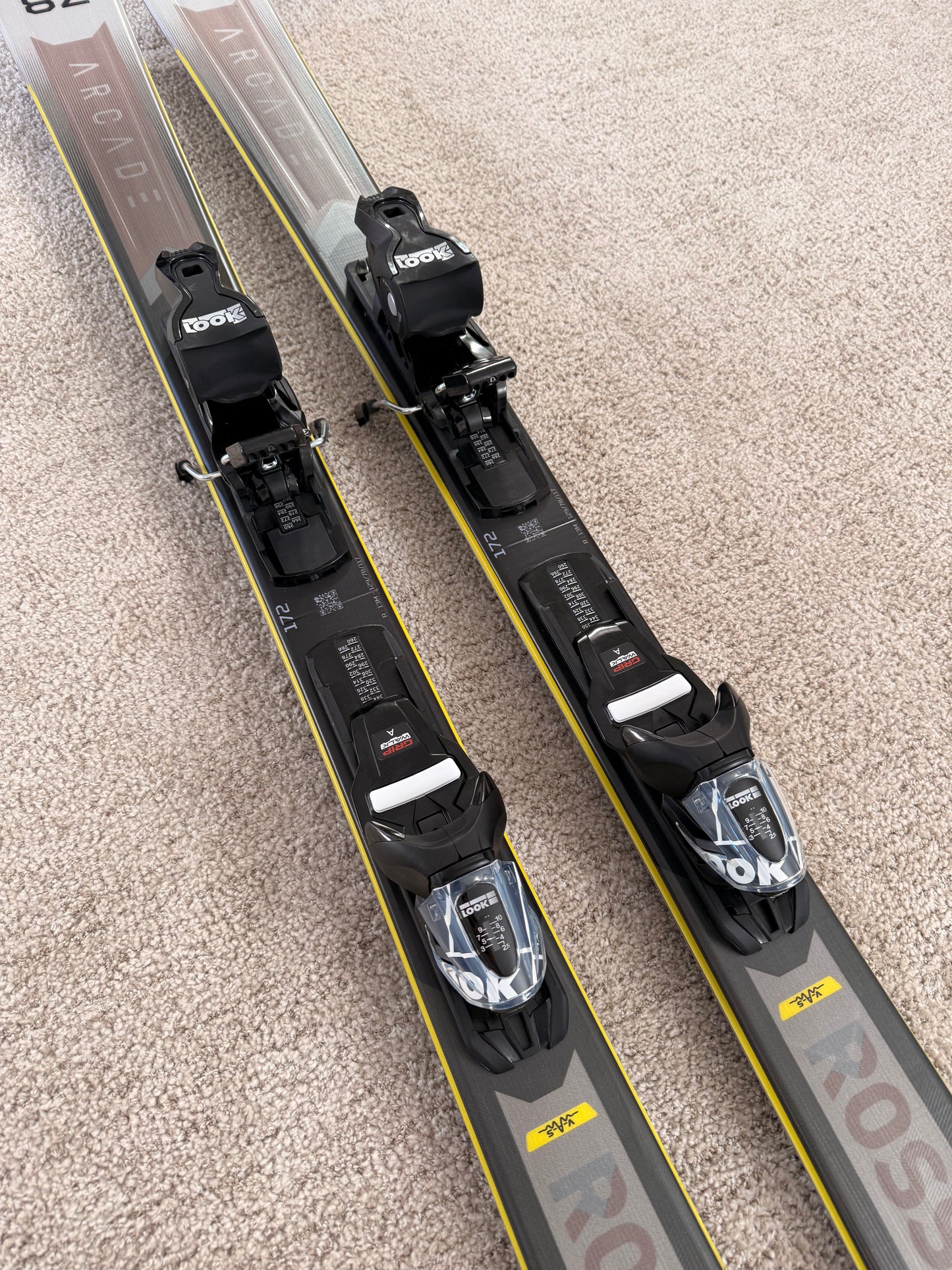 Rossignol Arcade 78 + XPRESS 10 GW Mäesuusad ja klambrid