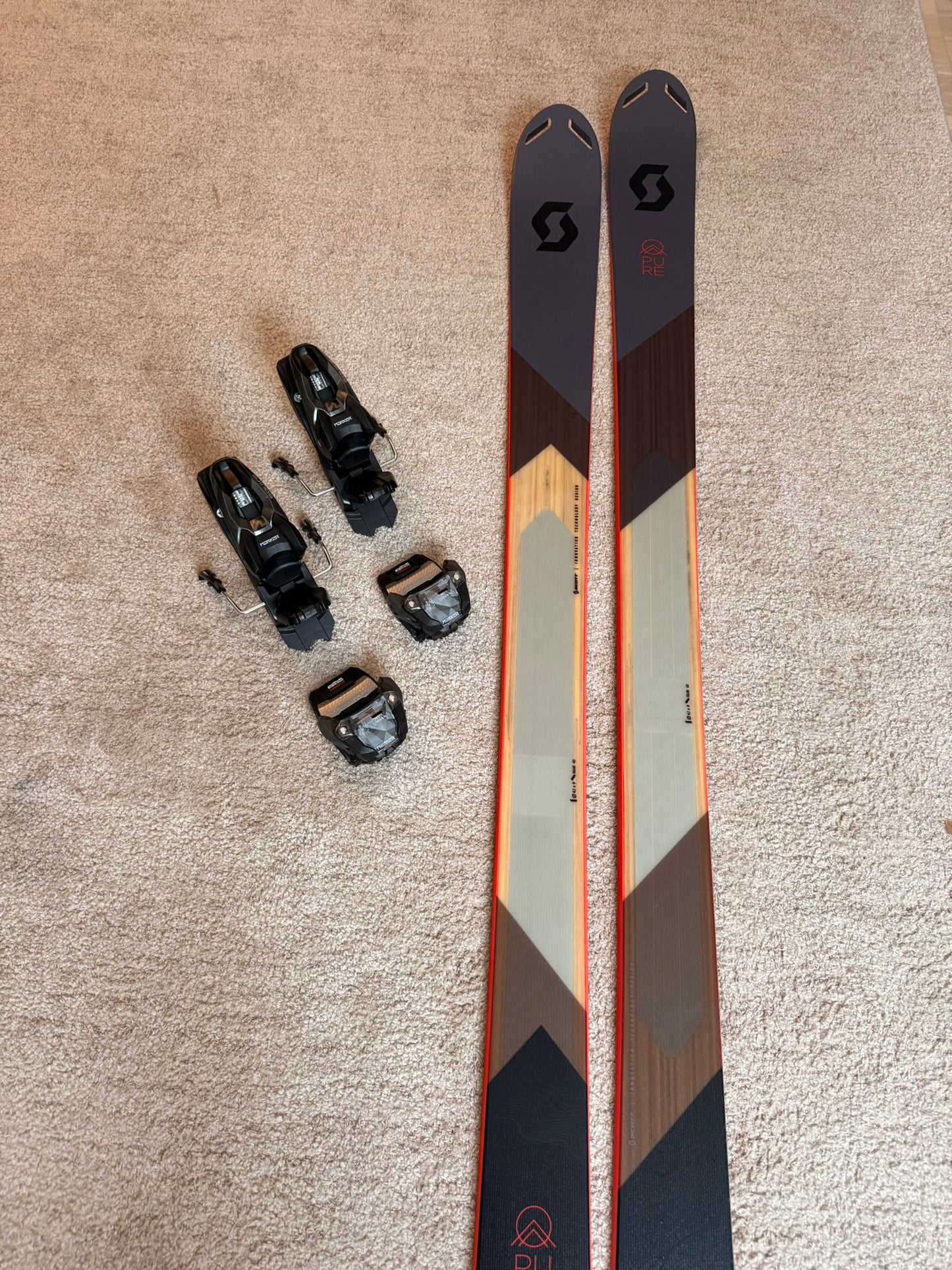 Scott Pure Free 90 Ti All-Mountain / Freeride mäesuusad + Marker Squire 10 Klambrid