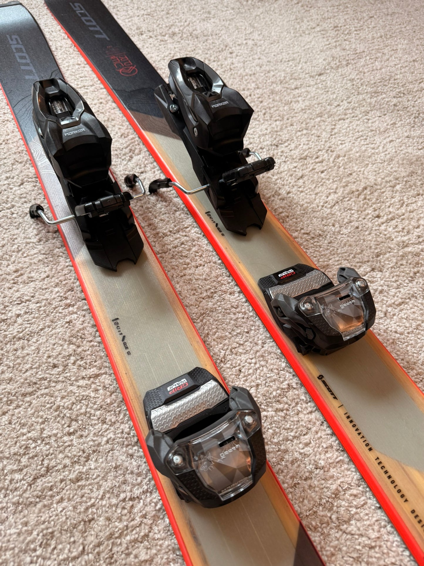 Scott Pure Free 90 Ti All-Mountain / Freeride mäesuusad + Marker Squire 10 Klambrid