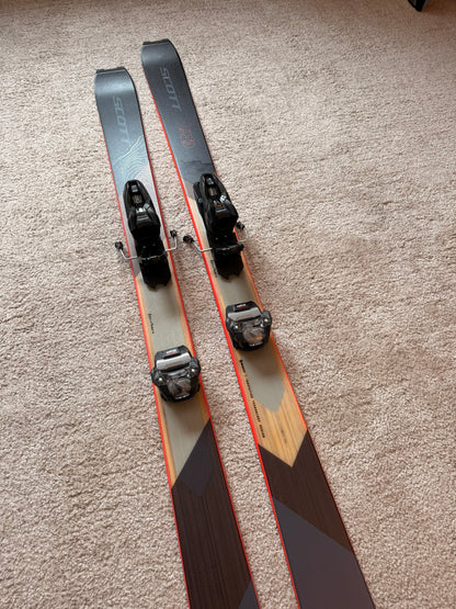 Scott Pure Free 90 Ti All-Mountain / Freeride mäesuusad + Marker Squire 10 Klambrid