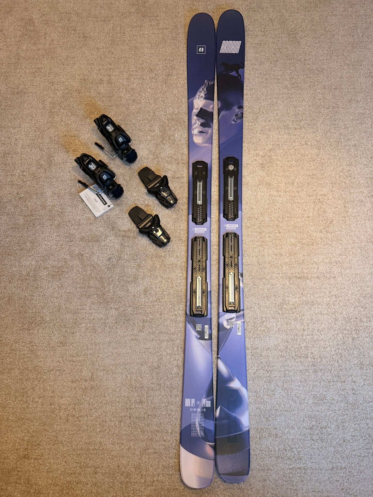 Armada ARV 84 Freestyle mäesuusad + M10 Klambrid