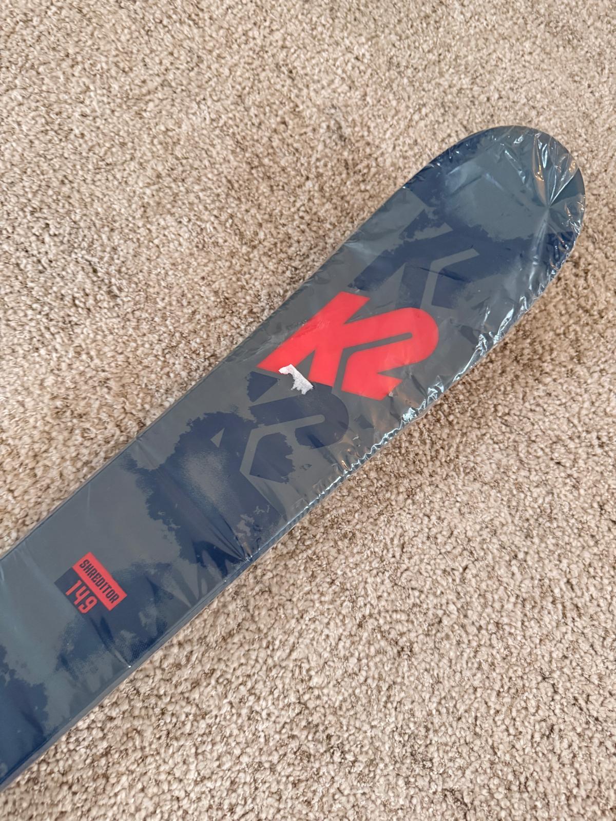 K2 Shreditor Junior Twintip suusad 149cm +  Klambrid