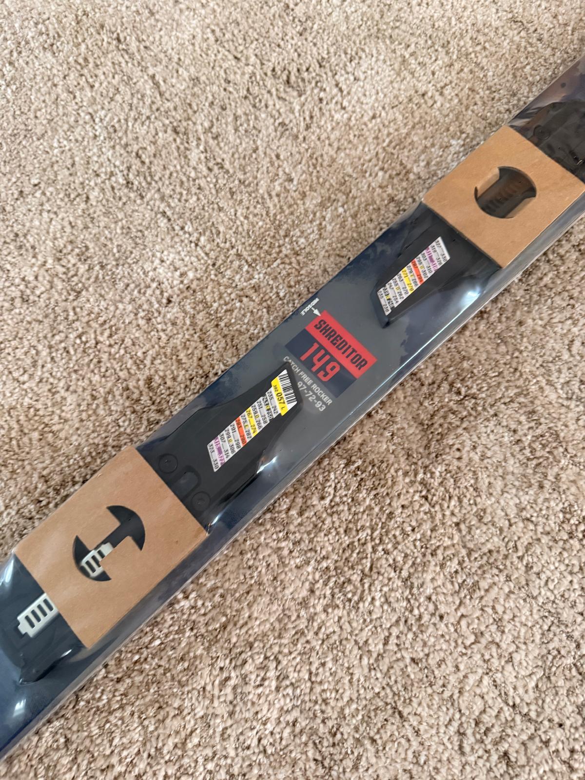 K2 Shreditor Junior Twintip suusad 149cm +  Klambrid