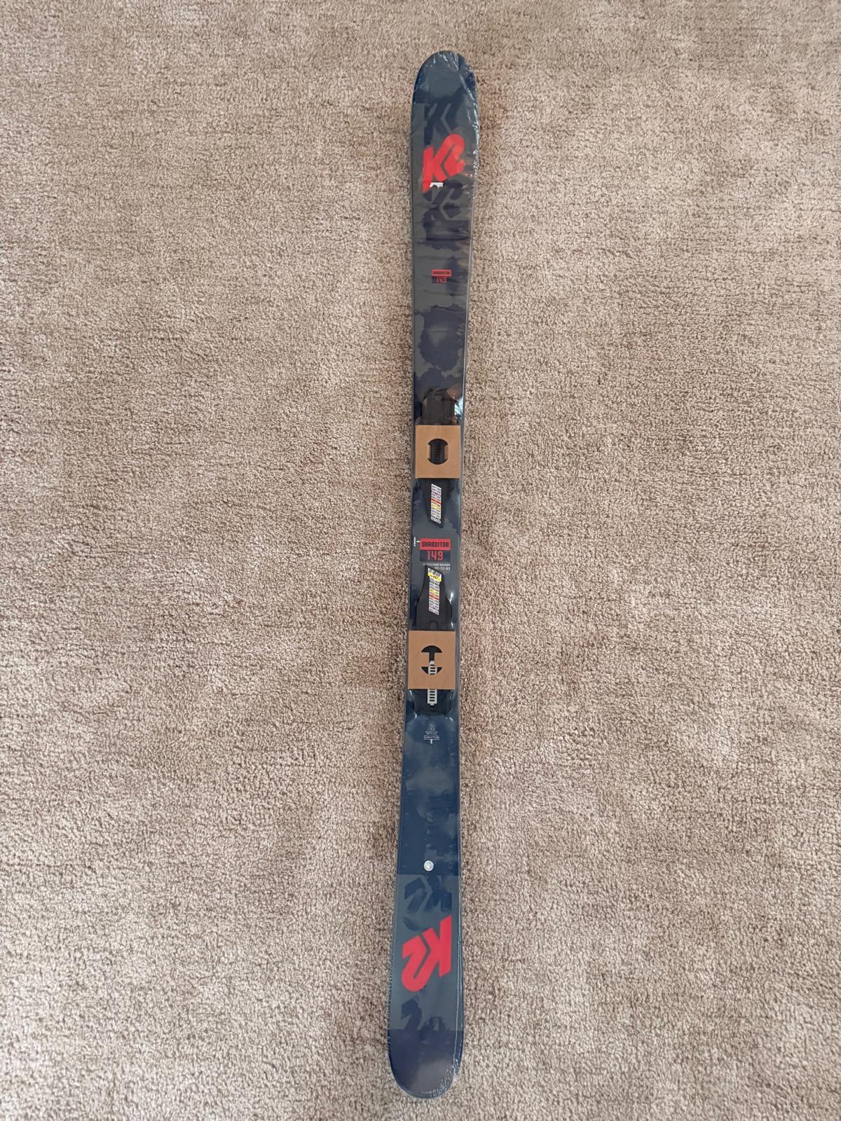 K2 Shreditor Junior Twintip suusad 149cm +  Klambrid